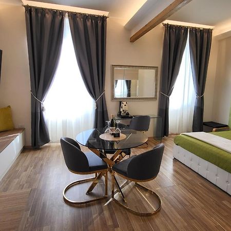 I Due Grifoni Studio Flat Taormina Buitenkant foto